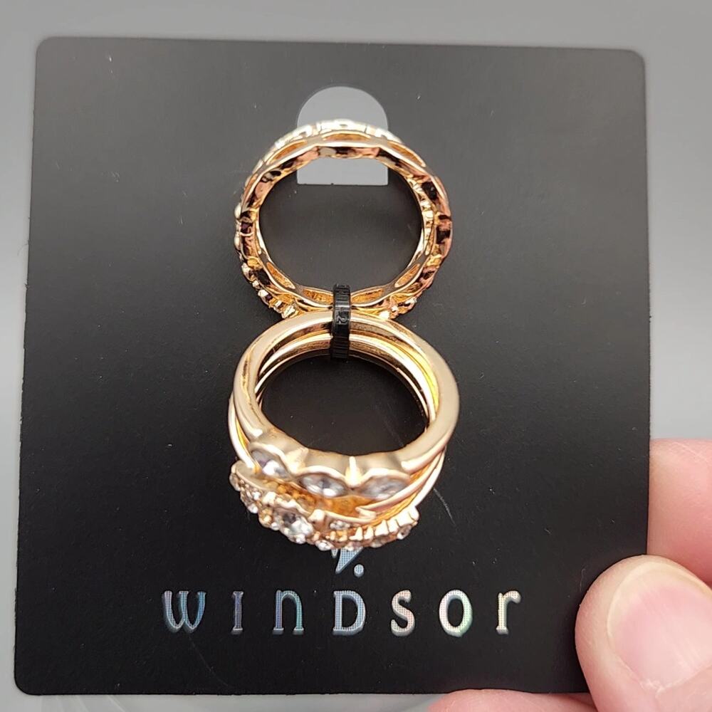 New Windsor 8 Piece Ring Set Gold Tone Crystal Accent Stackable Bands Size 7
